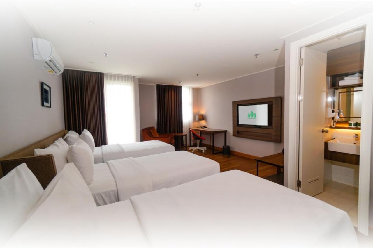 South Tangerang Tuscany Boutique Hotel מראה חיצוני תמונה